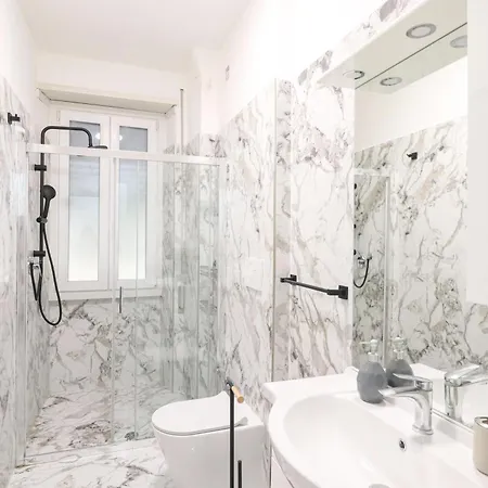Apartmán Elegant Chic - Center 10 Min, Ac, Wifi, Metro 1min