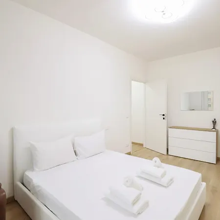 Elegant Chic - Center 10 Min, Ac, Wifi, Metro 1min * Řím