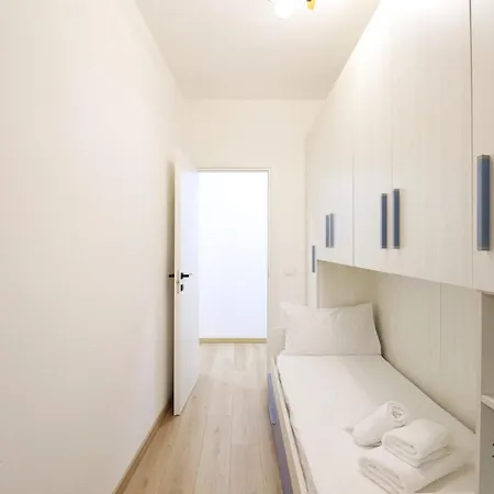 Apartmán Elegant Chic - Center 10 Min, Ac, Wifi, Metro 1min