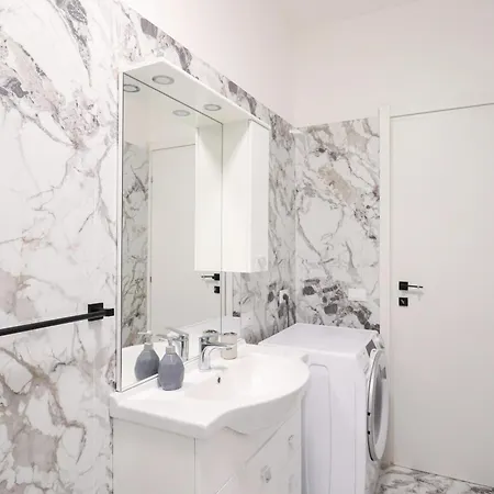 Apartmán Elegant Chic - Center 10 Min, Ac, Wifi, Metro 1min Řím